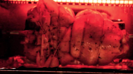 Campsissyboi: Viande de massage viande sur cracher de la viande dans...