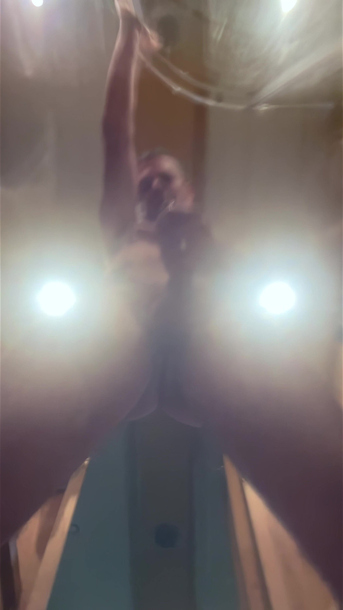 NakedFoxx: Sudut pandangan pertama jantan lurus segar dari menara mandi ke...