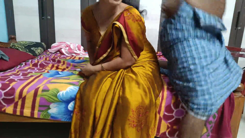 Sexy sindu: Sindu india folla en sari con devar en el dormitorio