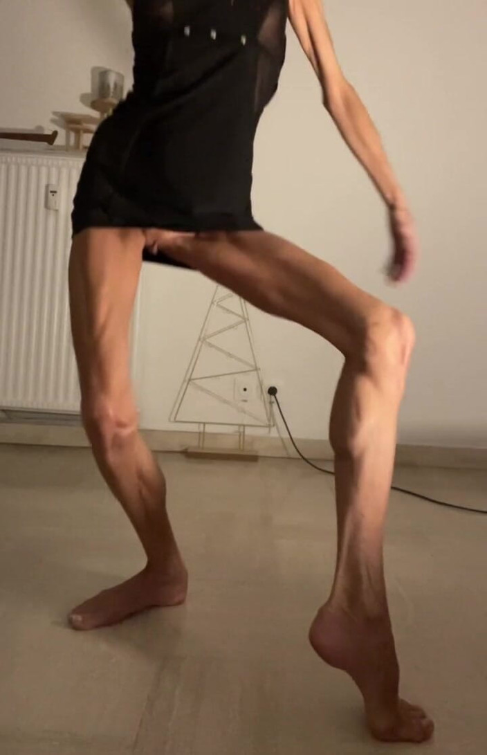 Chris06d22: 踊る