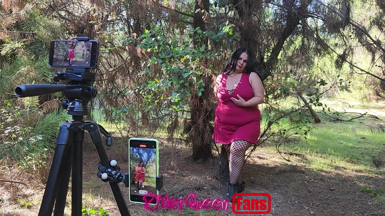 Riderqueen BBW Step Mom Latina Ebony: Riderqueen na zewnątrz: Filmy dla fanów na świeżym powietrzu