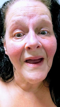 Regardez ce visage après avoir baisée son cul étroit, elle la supplie d’avoir un goût
