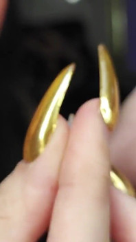 Giantess chơi với 7 người nhỏ bé và nuốt chúng