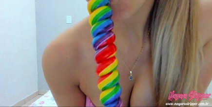 Nayflix: Joi di Portugis, Nymph blonde yang bertanggungjawab melancapnya