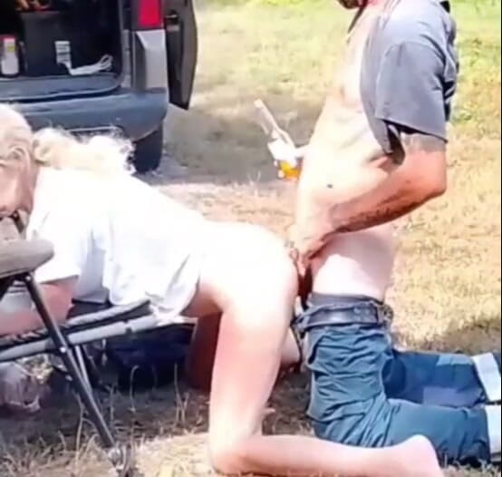 XhellllehX: Acadea pe la spate