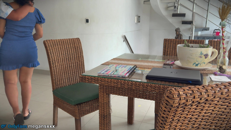 MeGanSxx: 学生连课间都没得休息，我让她感到羞愧。