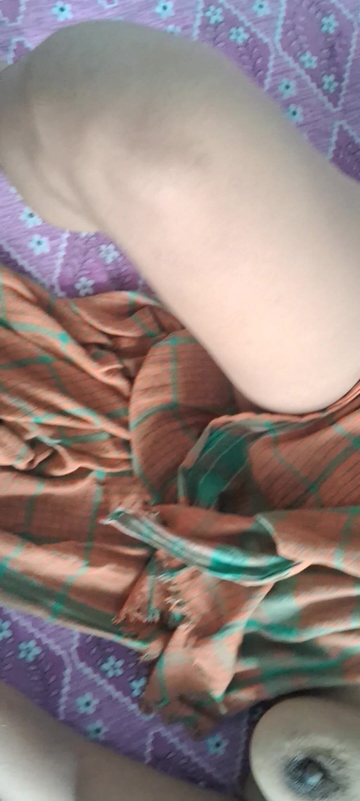 Localsexlove011: 德西阿萨姆女孩打手枪和口交男朋友大鸡巴