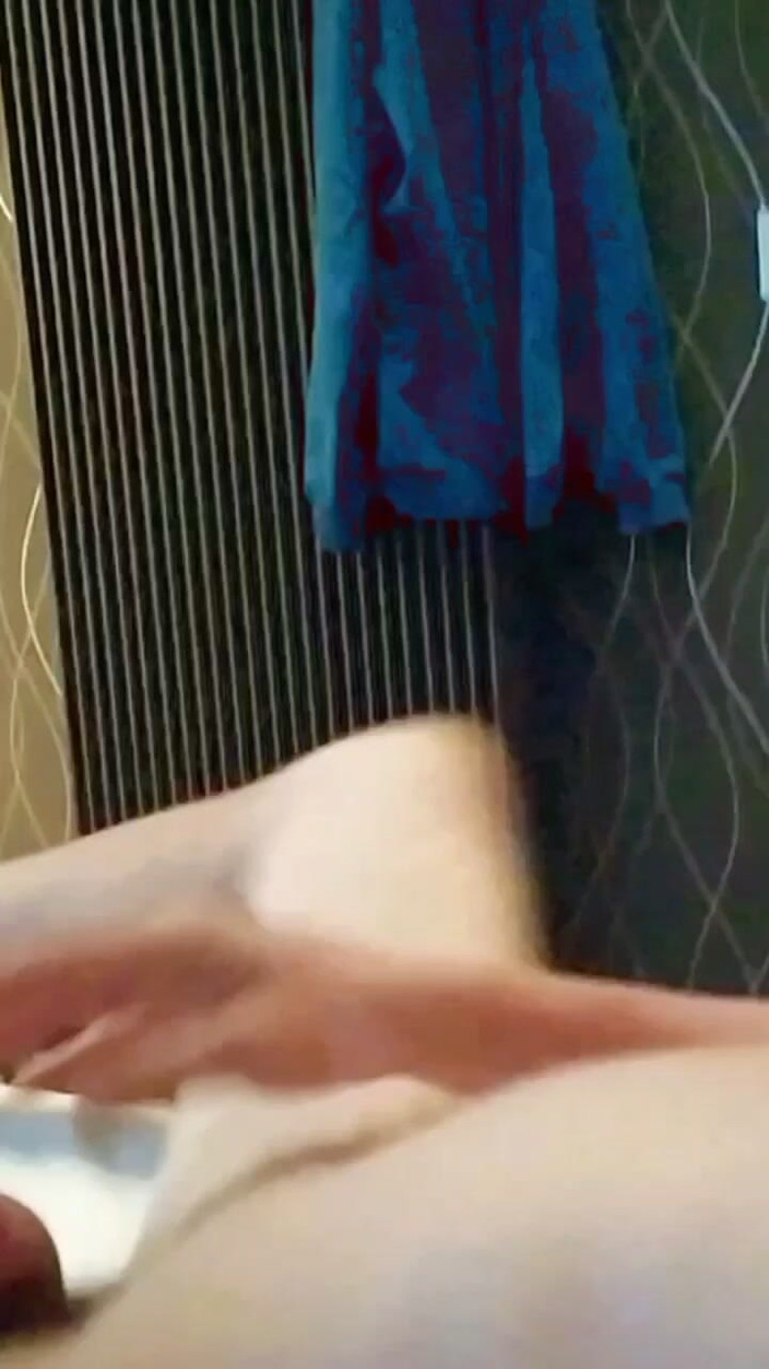Yeloowa: Twink Wanking Till He Cums