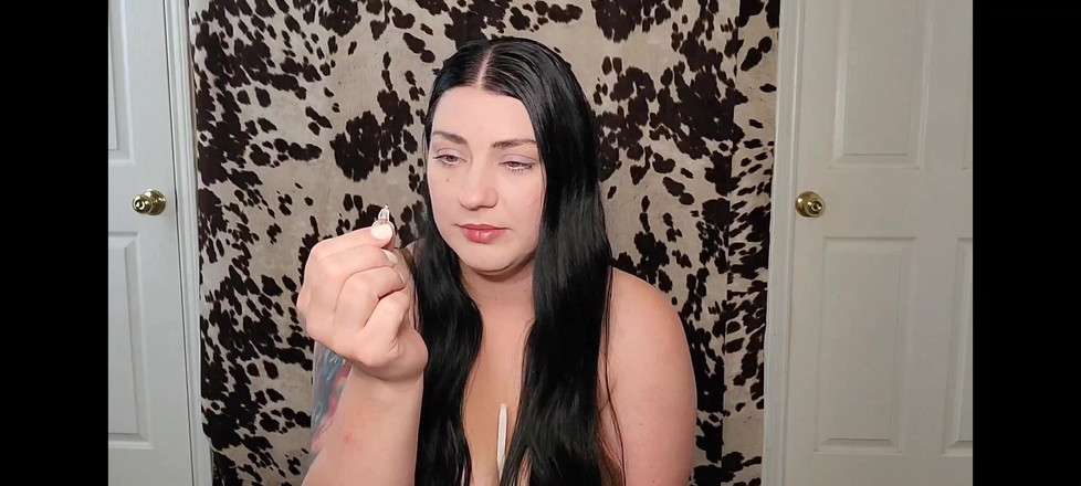 Julia Ryan: Uffler scoreggia