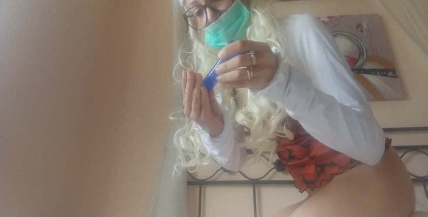 savannahamatoriale: 얼마나 좋은 간호사! 그녀는 단지 그뿐만 아니라 모든 좌약에 넣어