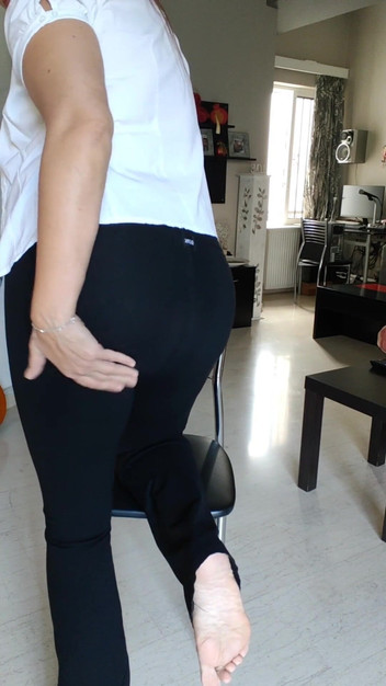 Jessica Reeves: Matură sexy de 43 de ani cu dezbrăcare senzuală și joc solo