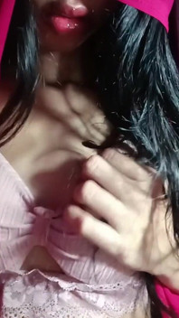 Heiße sexy lippen neckende nahaufnahme