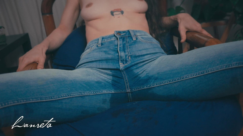 Lanreta: Wedgie Play in Jeans. Squirting Wet and Wild