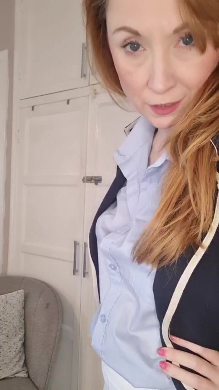 Lily kink: CFNM JOI Boot Fetisj Cougar Vernedering En Straf