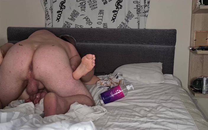 Anal Fetish Couple: Azgın evli kadınla amatör ateşli sikişiyor