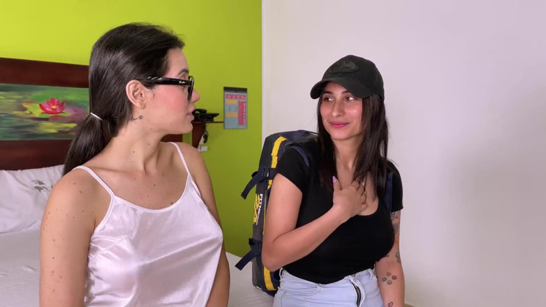 Jenifer Play: Chica Delibery Ninfomana Recibe Sexo Duro Con Strapon De Propina -...