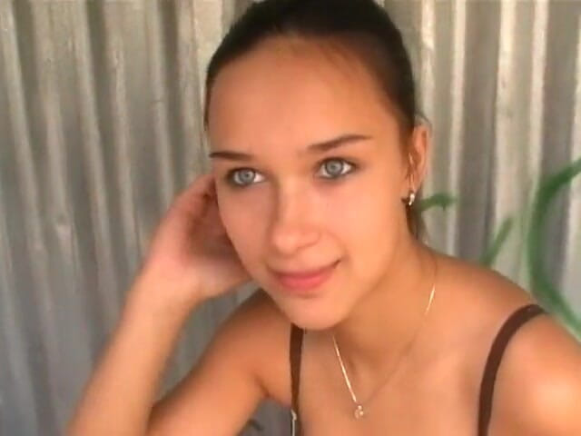 POV Orgasms: Brunette amateur teen sucking and fucking outdoors