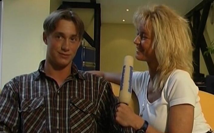 German's MILF: Toket ibu tiri jerman dientot habis-habisan
