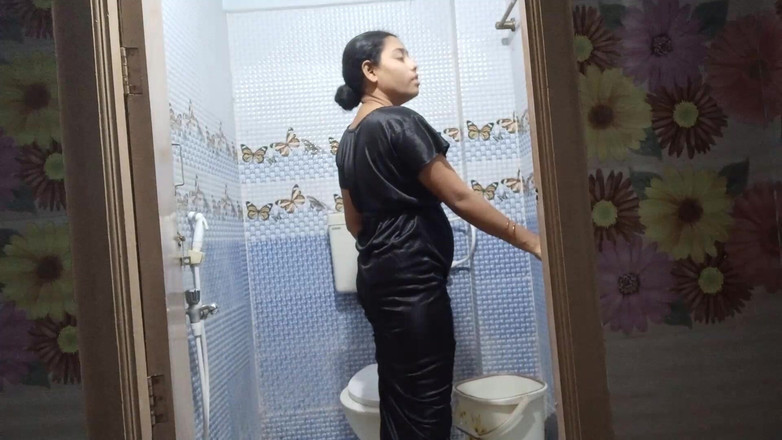 Telugu Couple: Indian Hot Wife Got Fucked While Taking Shower in Bathroom