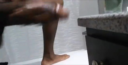 Big black cock BBCee: Hlazení tření třese mým obrovským černým ptákem