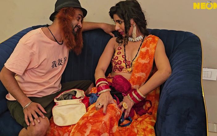 Indian Savita Bhabhi: Kisah seks devar si kakak ipar india yang lagi sange,...
