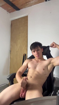 Nahrávám Se, Jak Masturbuji Ve Svém Pokoji