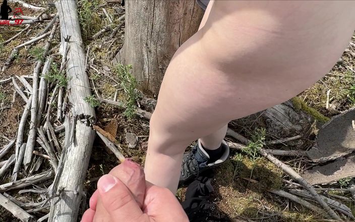 Bikergirl_97: Wanderung eskaliert mit ao muschi-creampie