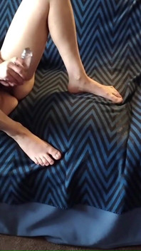 Mijn poesje spelen met mijn paarse dildo (260510g)