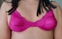 Only bras: Paarse nylon beha uit de jaren 90, spitse borsten