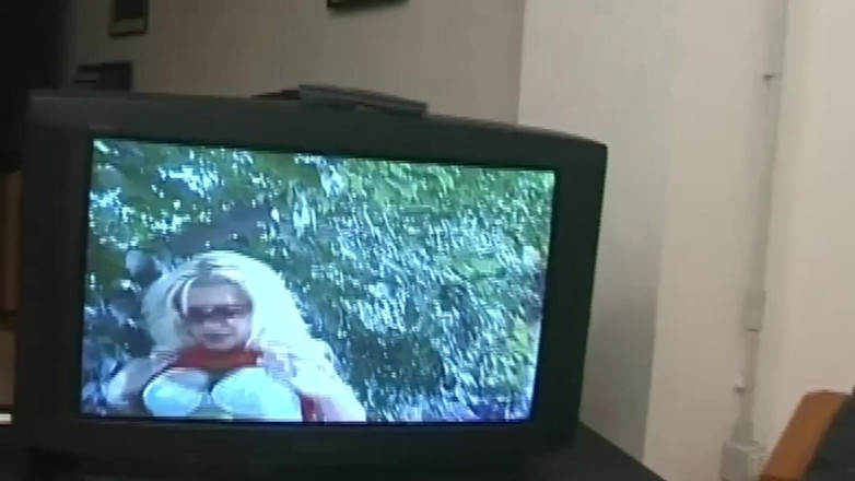 My real dirty life: यह काली लड़की पोर्न देखते हुए नकली लंड के साथ हस्तमैथुन करती है फिर असली द्वारा चुदाई की जाती है
