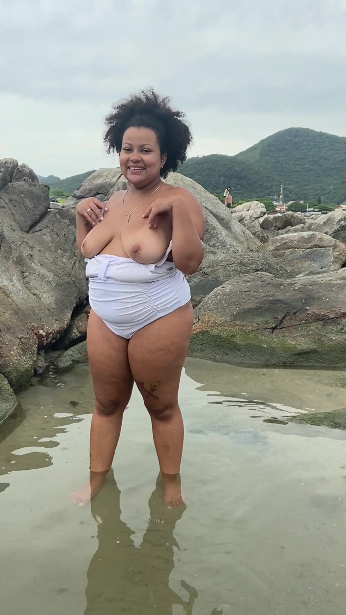 Cutiepiie Chubby: समुद्र तट नग्नता संकलन
