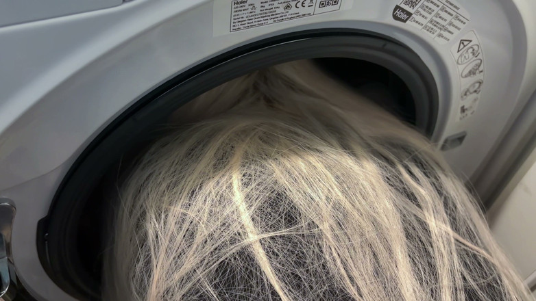 Blondessa: The Neighbor Got Stuck in the Washing Machine and I...