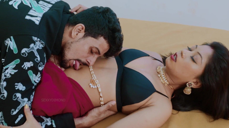 Kilash: Calda desi indiana assam pornostar gargi prima volta in Saree...