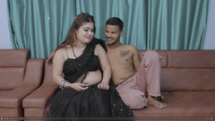 Next short: Індійська красива бхабхі дзвонить своєму колишньому хлопцеві і займається сексом