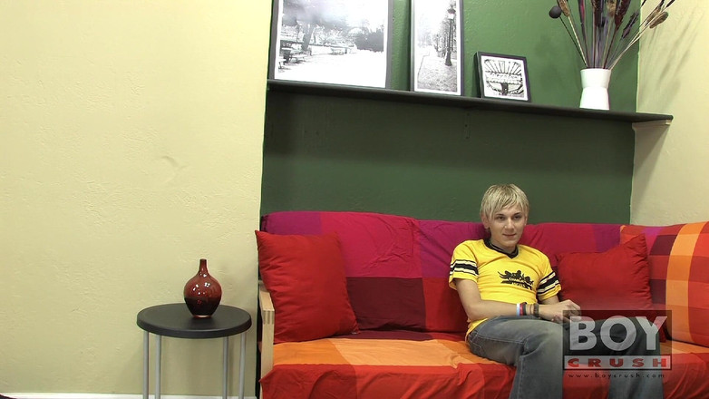 Boy Crush: 진의 작은 파란색 친구