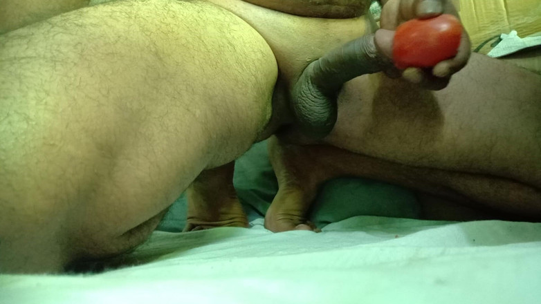 siyasingerporn: When My Cock Stood up, I Fucked the Tomato