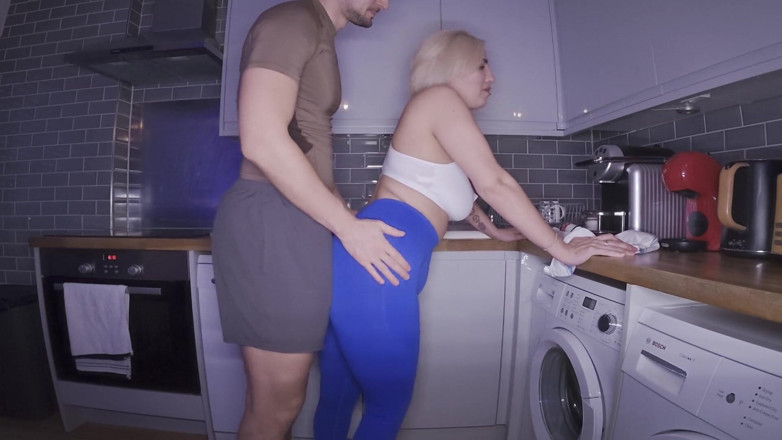 Mr LDN Lad: Freeuse Stacked American Stepmom Loves British Cock!
