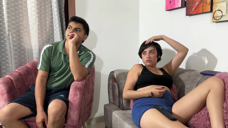 ManuelaAlvarez: मेरा दोस्त मुझे फोन करता है कि मेरे सौतेले भाई के पास एक बड़ा लंड है और मैं उसे बहुत सींग का बना हुआ चोदता हूं यह जांचने के लिए कि क्या यह सच है