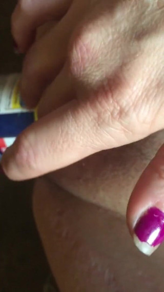 Fistingcumwhore: Brudna dziwka bierze gaz z mapy w cipce