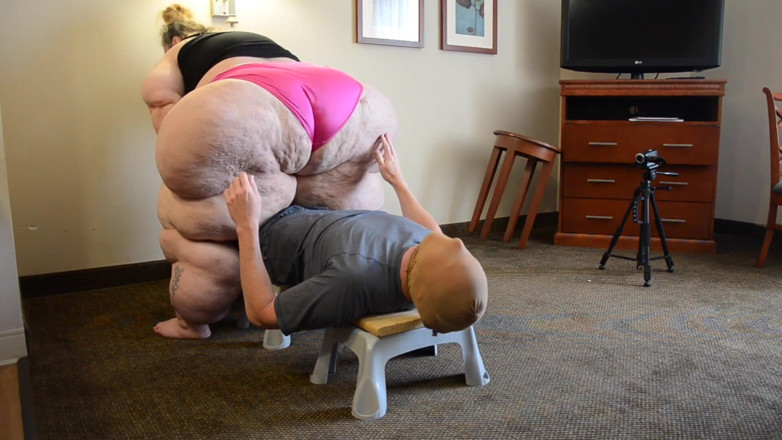 Full Weight Productions: Bobbi Jo &amp; Black beauty mess him up on the board