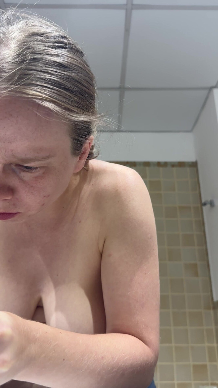 SweetLucy96: Teen Putzt Zähne Und Macht Ihre Retainer Rein