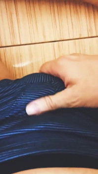 Adam Sikini Mastürbasyon Yapıyor