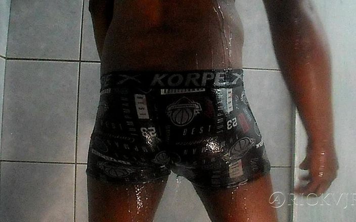 Rickvjr: Twerking at the Bath #2 Dancing Under the Shower