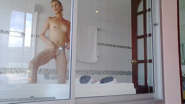 MissAnja_FH: Look at Me at the Bathroom
