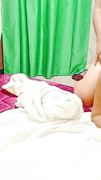 कमबख्त बड़ा गधा सौतेली माँ मेरे मासूम प्रेमिका के सामने