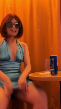 W hotelu roguję mojego męża z kelnerem!