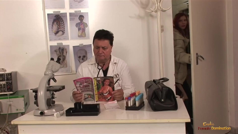 Erotic Female Domination: Soț fute o gravidă după o verificare la cabinetul doctorului
