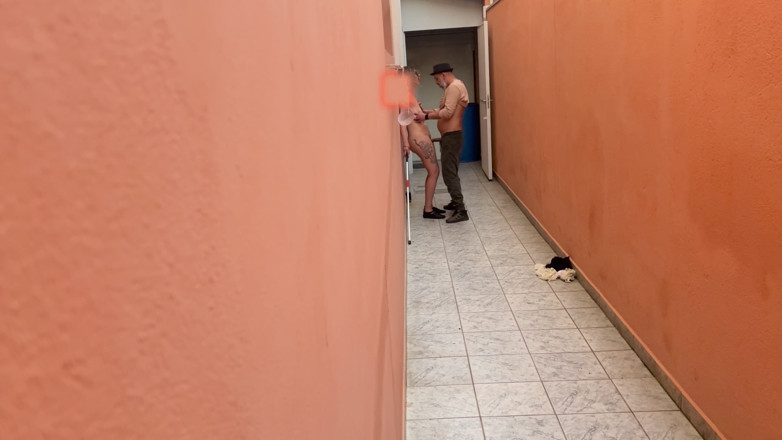 Victor SweetCoupleStories: Giocando freeze tag con la ragazza cieca nel vicolo