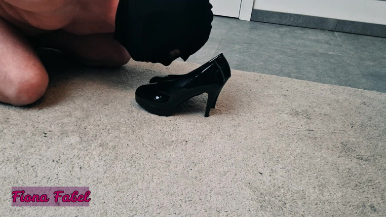 FionaFabel: High Heels anbetung und arschlecken