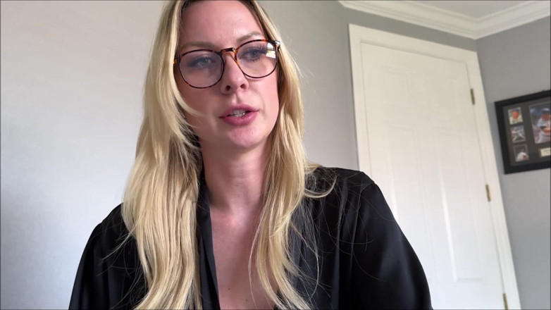 Alex Adams: Girlfriend's Stepmom Teaches Sex - Sydney Paige - Stepmom Comes First
